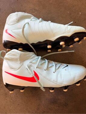 Nike Light Blue Soccer Cleats with Neon Pink Swoosh